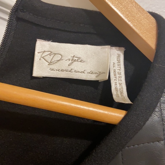 Black dress - Picture 4 of 4